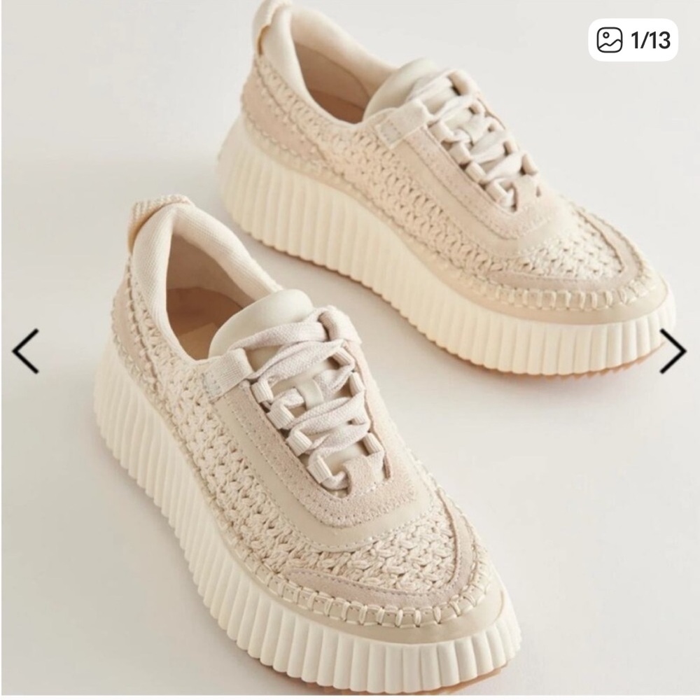 Dolce Vita Dolen Sneaker inSandstone Knit